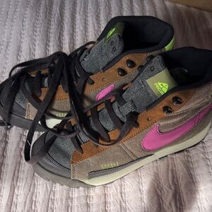 Nike ACG boot/sneakers